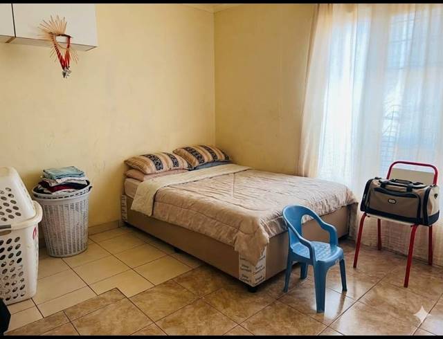 2 BEDROOM HOUSE FOR SALE IN GEELHOUTPARK